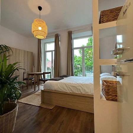 Appartement Studio Na Starej Ochocie à Varsovie Extérieur photo