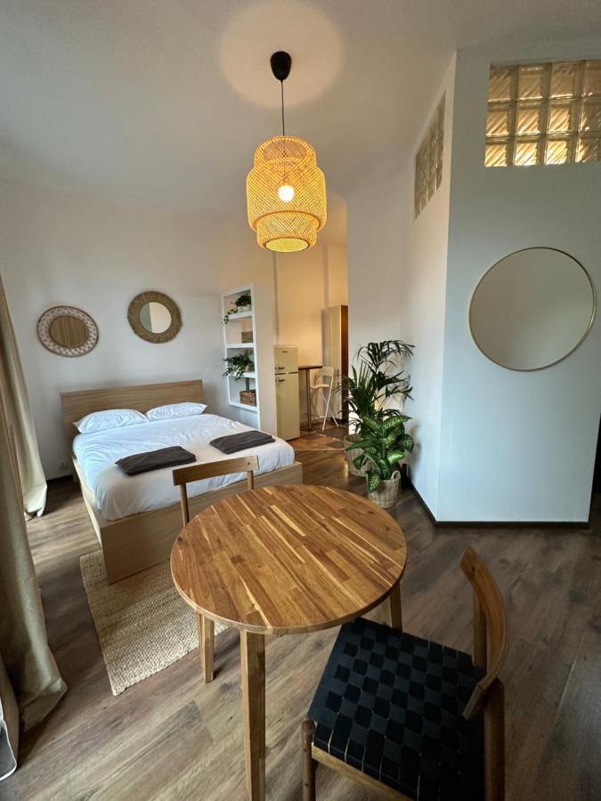 Appartement Studio Na Starej Ochocie à Varsovie Extérieur photo